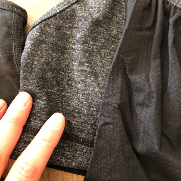 2 size 6 lululemon tanks - Picture 4 of 4